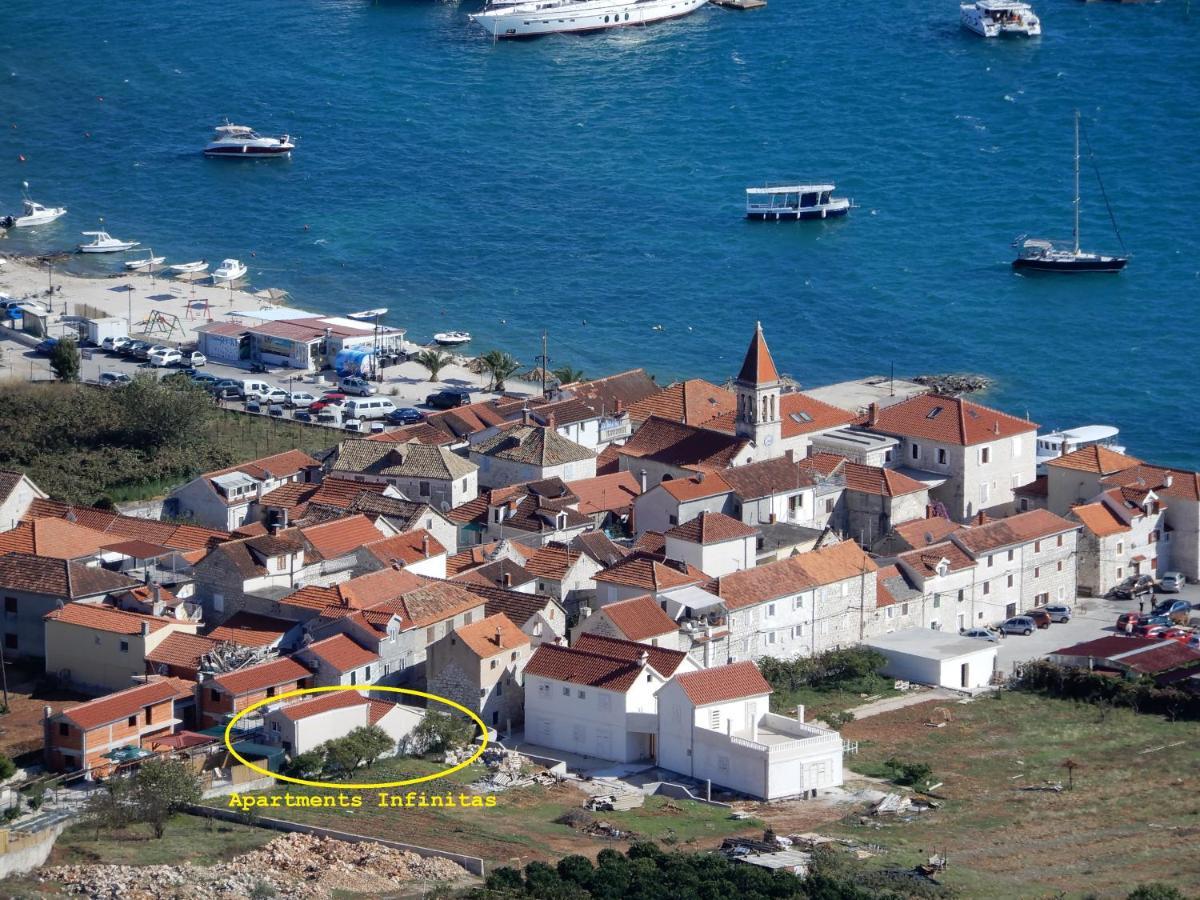 Apartments Infinitas Trogir Bagian luar foto