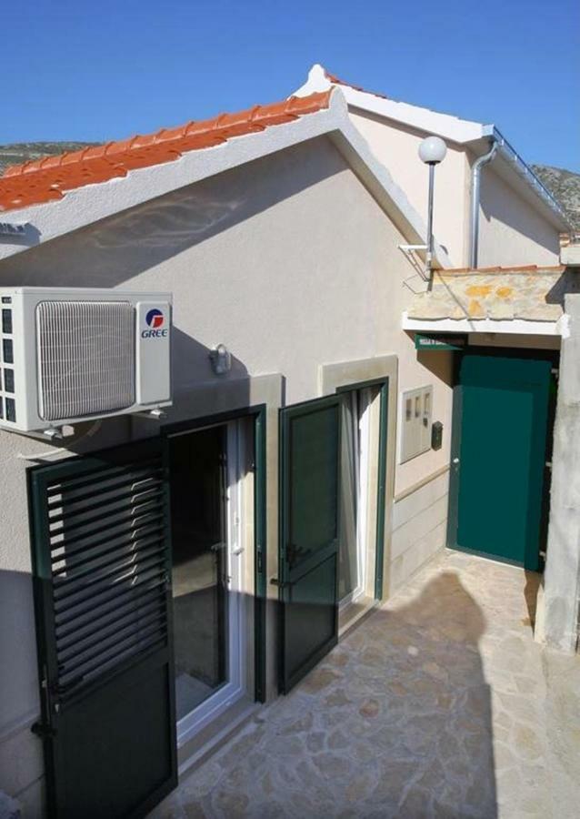 Apartments Infinitas Trogir Bagian luar foto